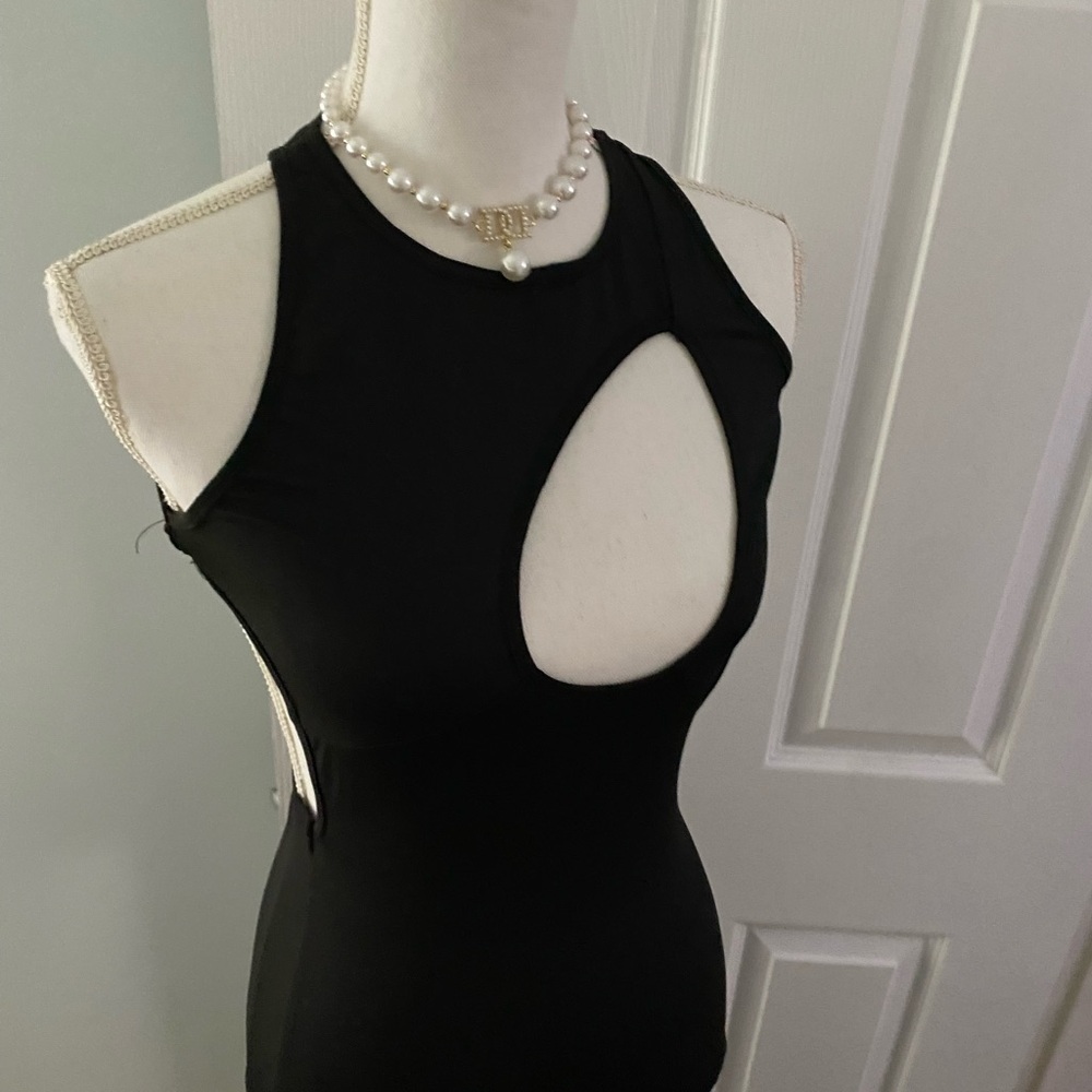 Sexy flawless black cut out one arm summer/ spring . Brand new!! - Picture 5 of 5